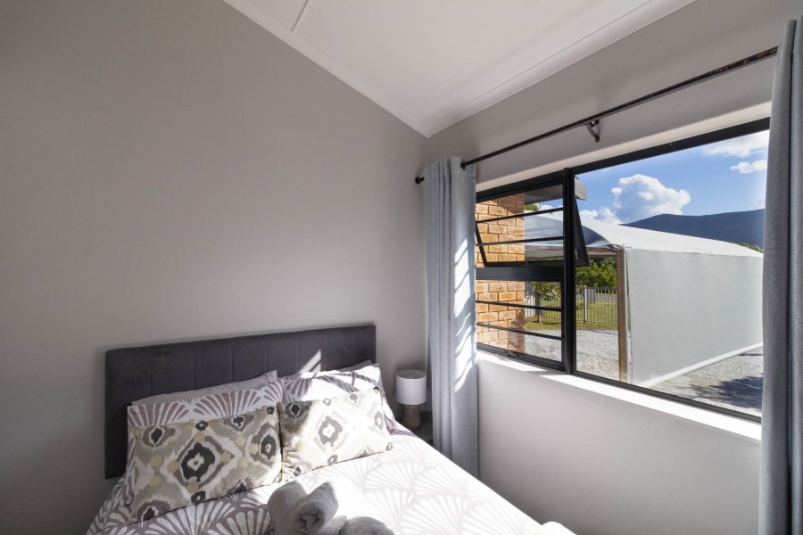 4 Bedroom Property for Sale in Sandbaai Western Cape